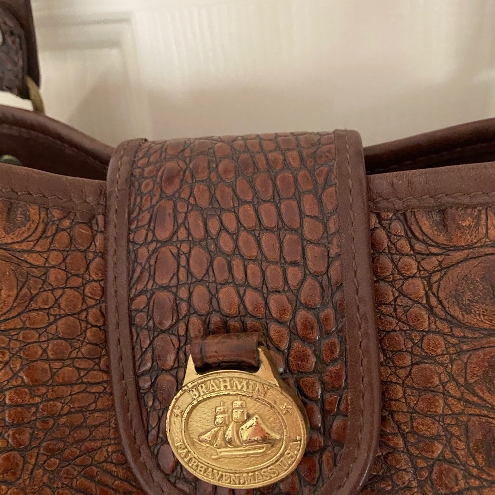 BRAHMIN BAG W/adjustable strap. Very good cond. - Picture 3 of 11
